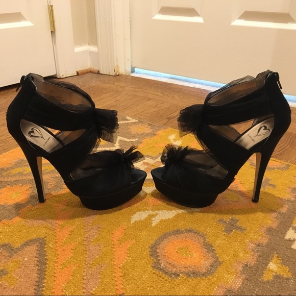 *SOLD Steve Madden FIFI Black High Heel Pumps - Picture 3 of 8